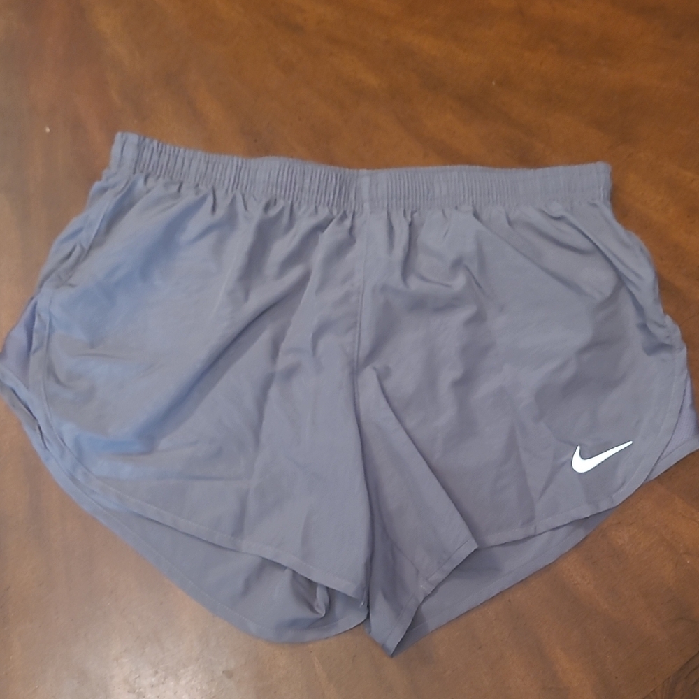 Nike Gray Athletic Shorts Lightweight Breathable Design